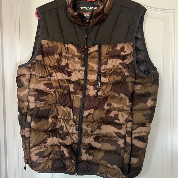 Hawke & Co Men's Brown Camouflage Vest - Picture 1 of 3